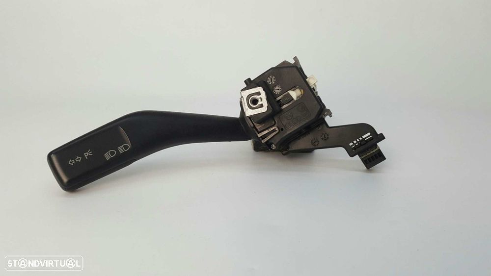 COMANDOS DOS PISCAS VOLKSWAGEN CADDY KA/KB (2K) LIFE - 1