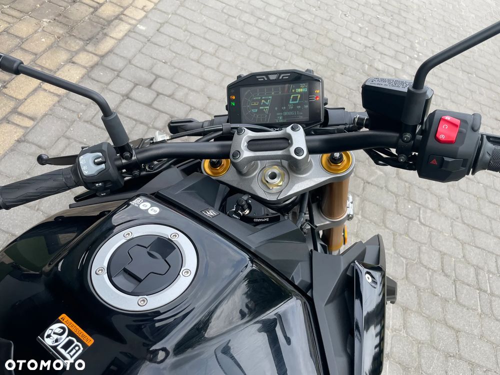 Suzuki GSX 1000 - 14
