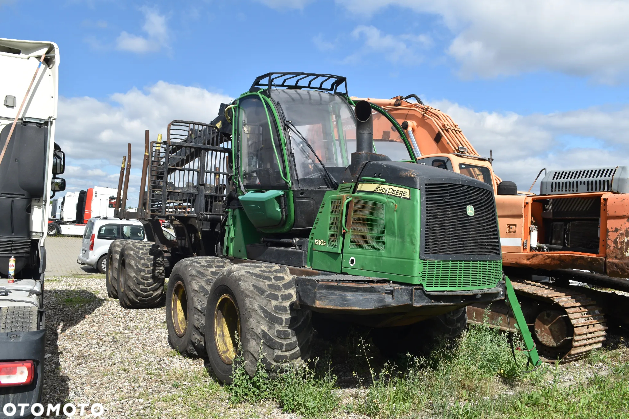 John Deere 1210E - 2
