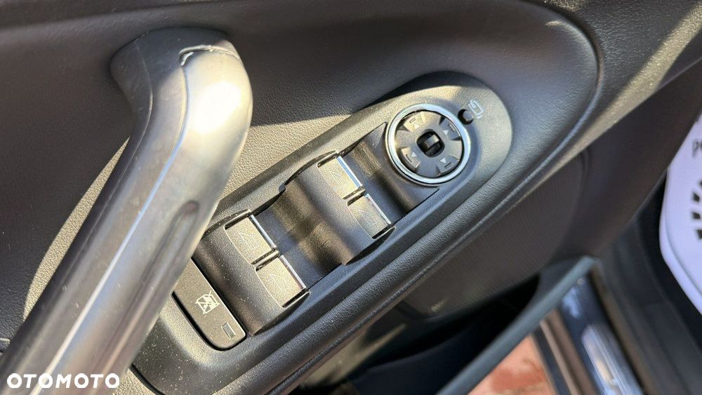 Ford S-Max 2.0 FF Titanium - 15