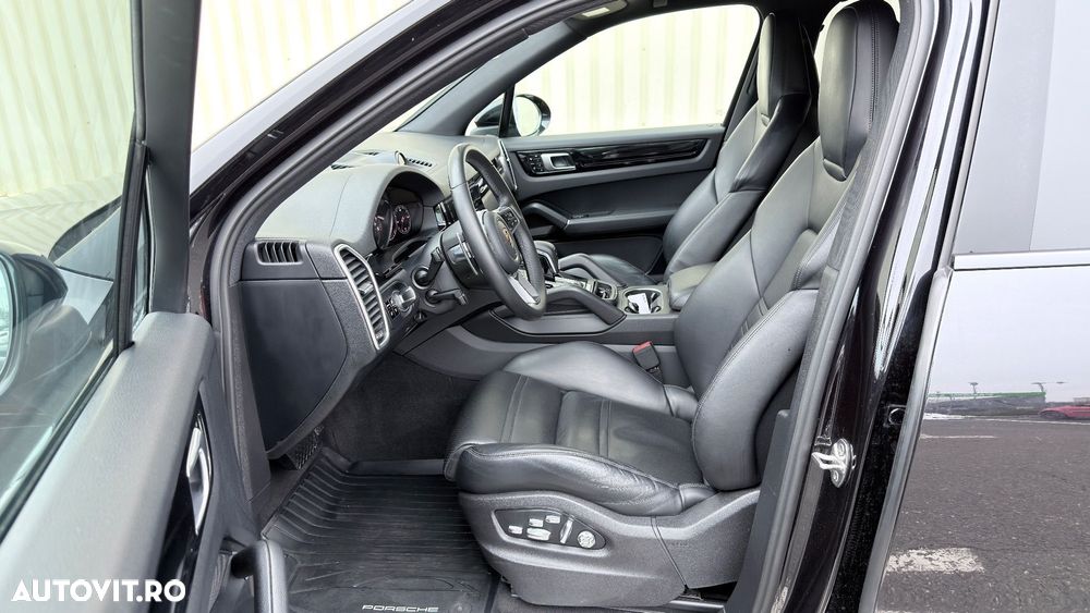 Porsche Cayenne - 28