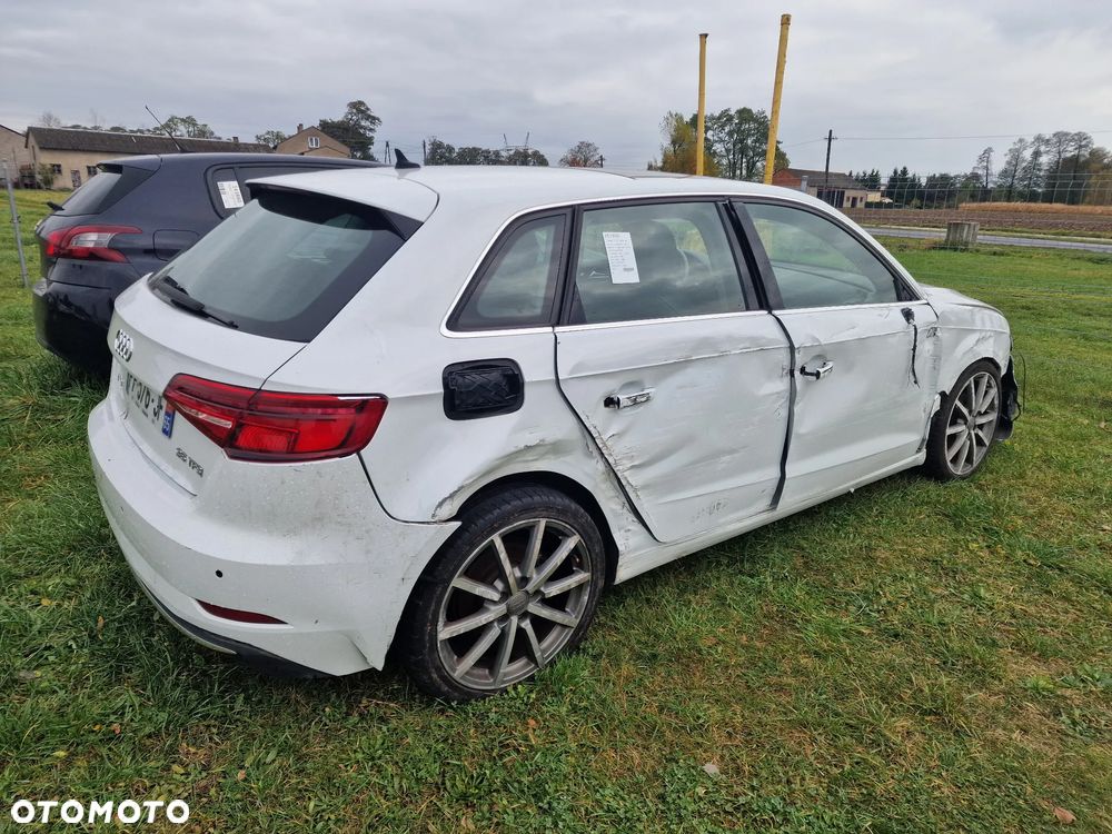Audi A3 Sportback 35 TFSI cylinder on demand S tronic - 20