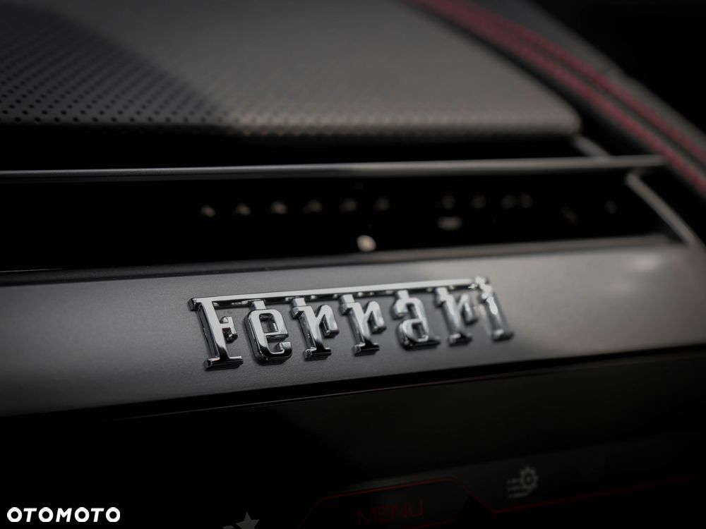 Ferrari GTC4Lusso - 25