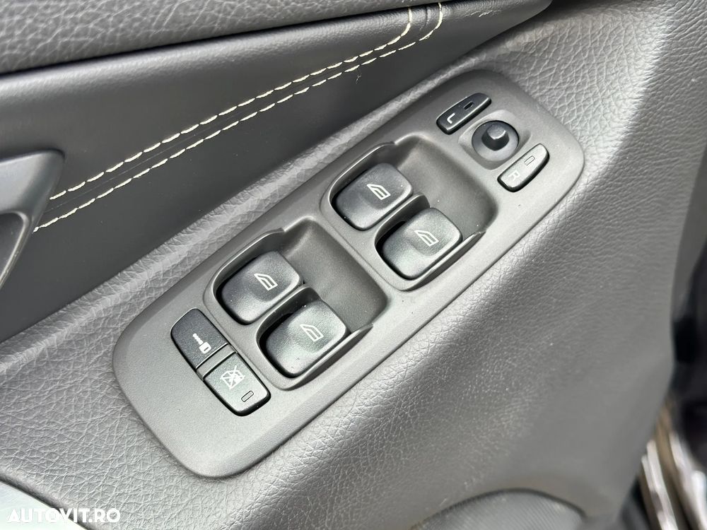 Volvo XC 90 D5 AWD Geartonic RDesign - 27