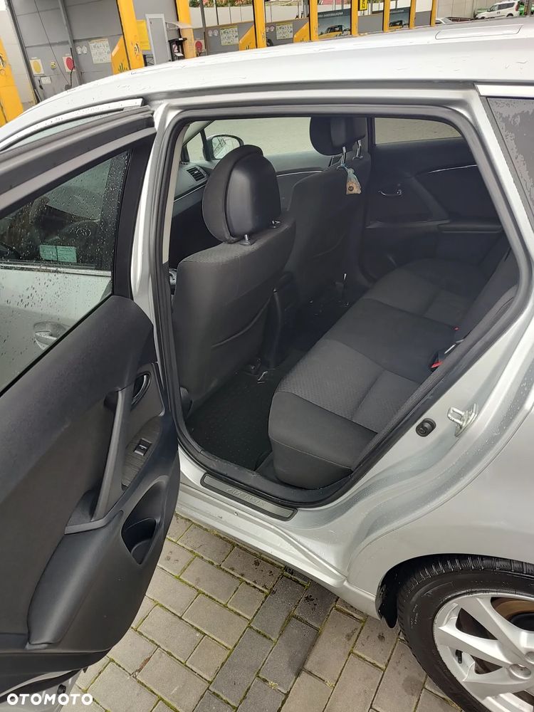 Toyota Avensis - 8