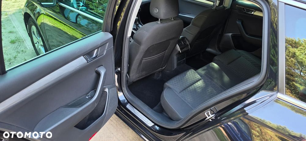 Skoda Superb 2.0 TDI DSG Active - 9
