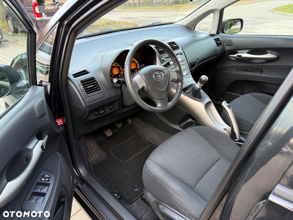 Toyota Auris 1.6 Executive - 10