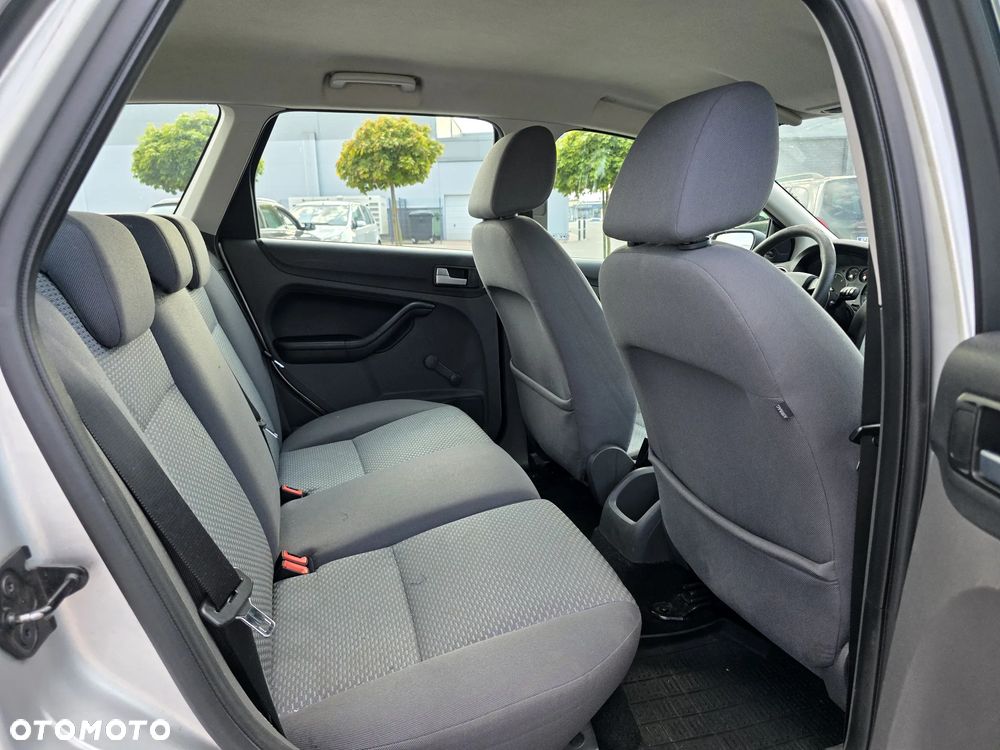 Ford Focus 1.6 TDCi Ambiente - 12