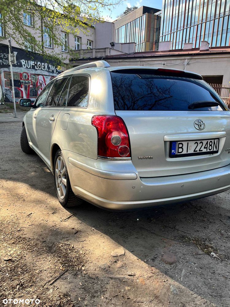 Toyota Avensis - 4