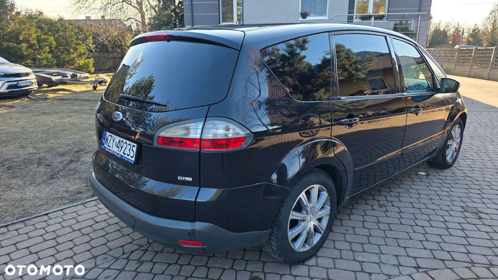 Ford S-Max - 16