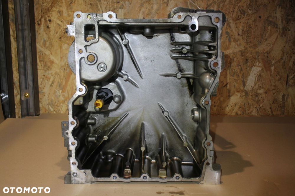 volvo xc40 1.5 benzyna t2, t3 miska olejowa oleju 32208571 - 8