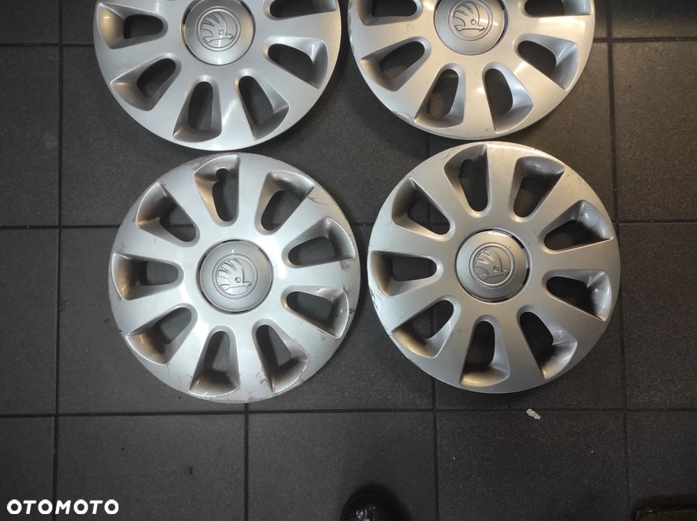 KOŁPAKI KOŁPAK R15 4 SZT SKODA CITIGO 1ST601147A WYSYŁKA !!!!!! - 2