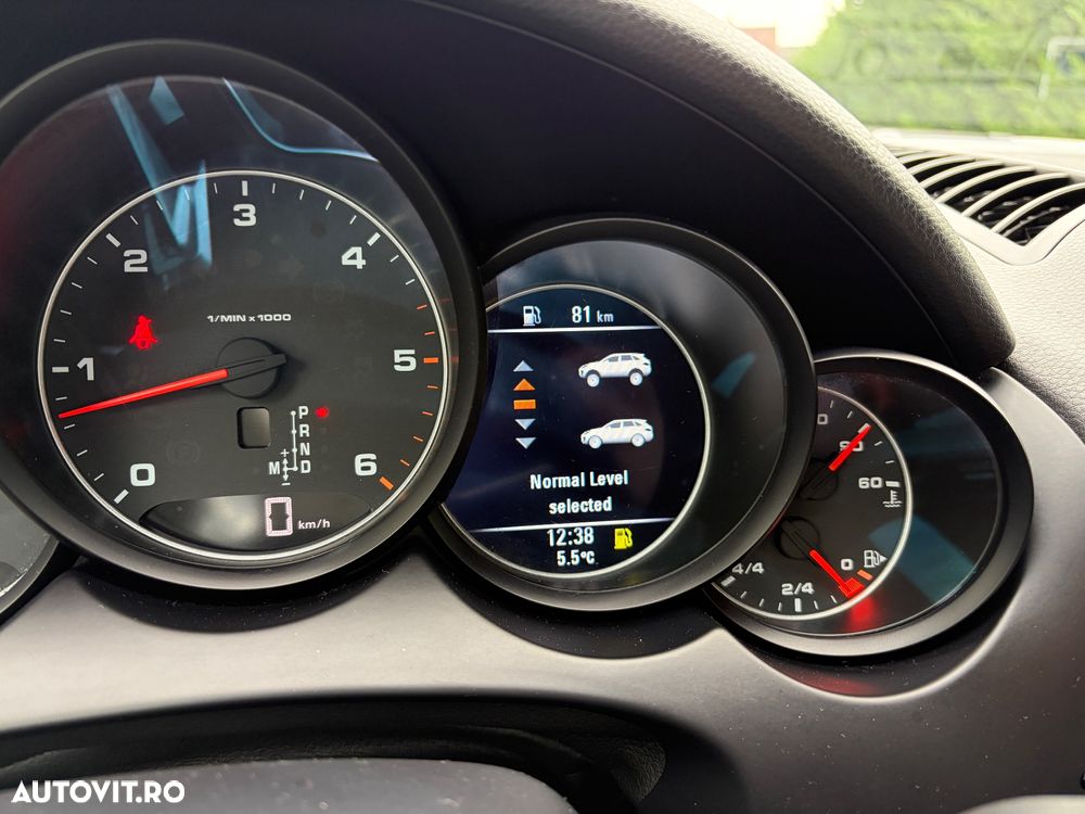 Porsche Cayenne Platinum Edition - 12