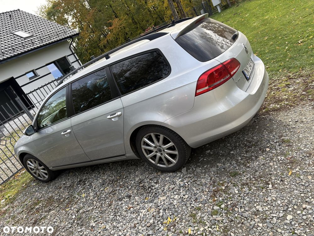 Volkswagen Passat - 1