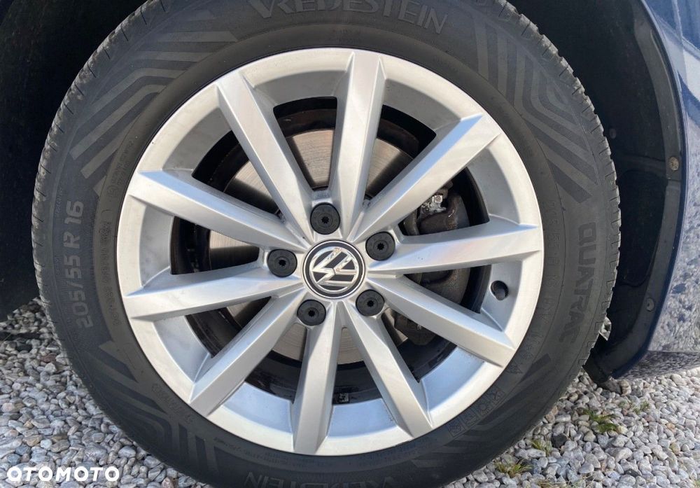 Volkswagen Golf - 17