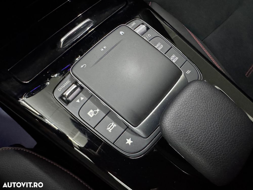 Mercedes-Benz CLA 250 e 8G-DCT AMG Line - 38
