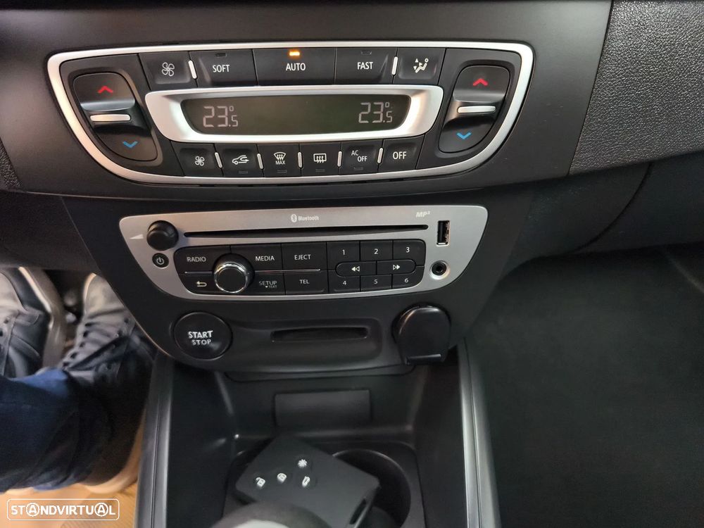 Renault Mégane Sport Tourer 1.5 dCi Limited SS - 13