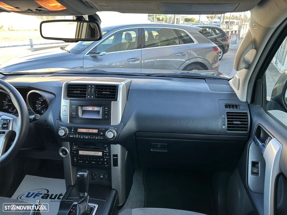 Toyota Land Cruiser - 25