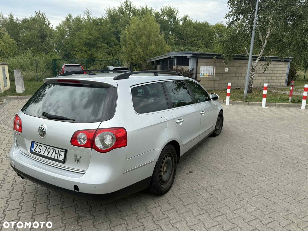 Volkswagen Passat - 4