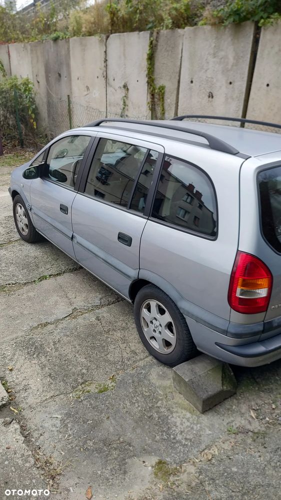 Opel Zafira 2002 photo 2