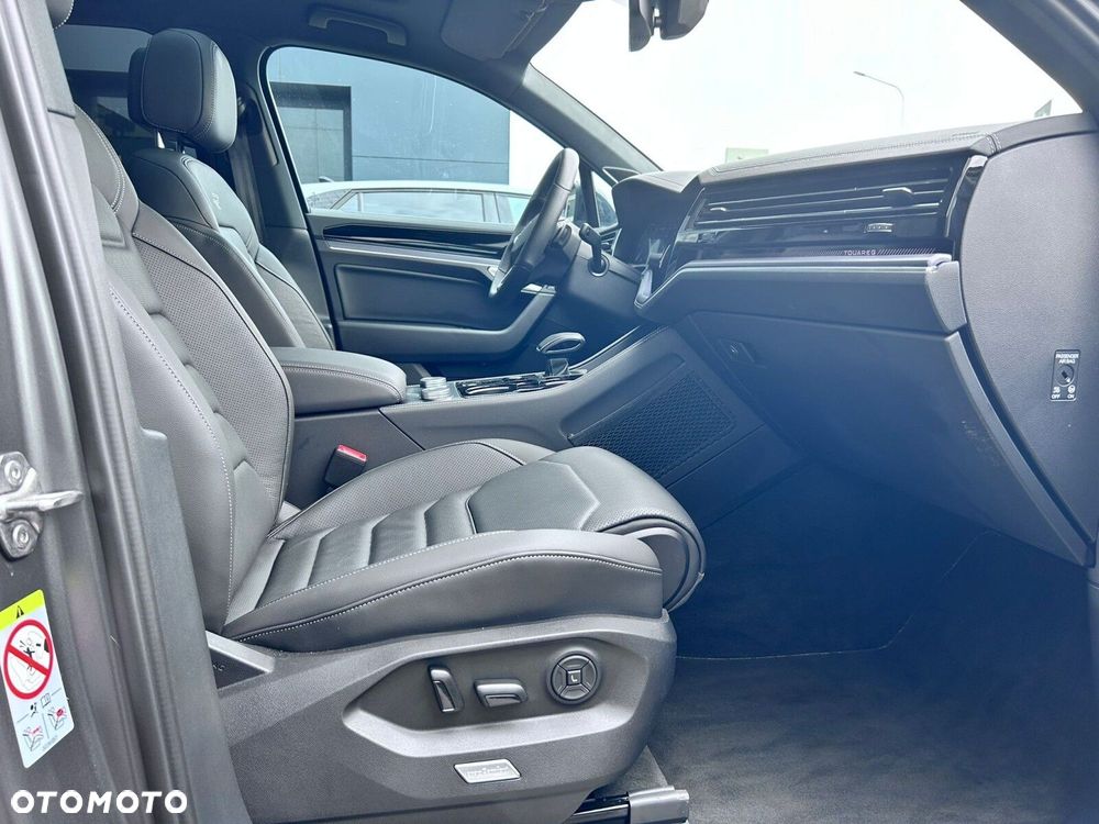 Volkswagen Touareg - 12