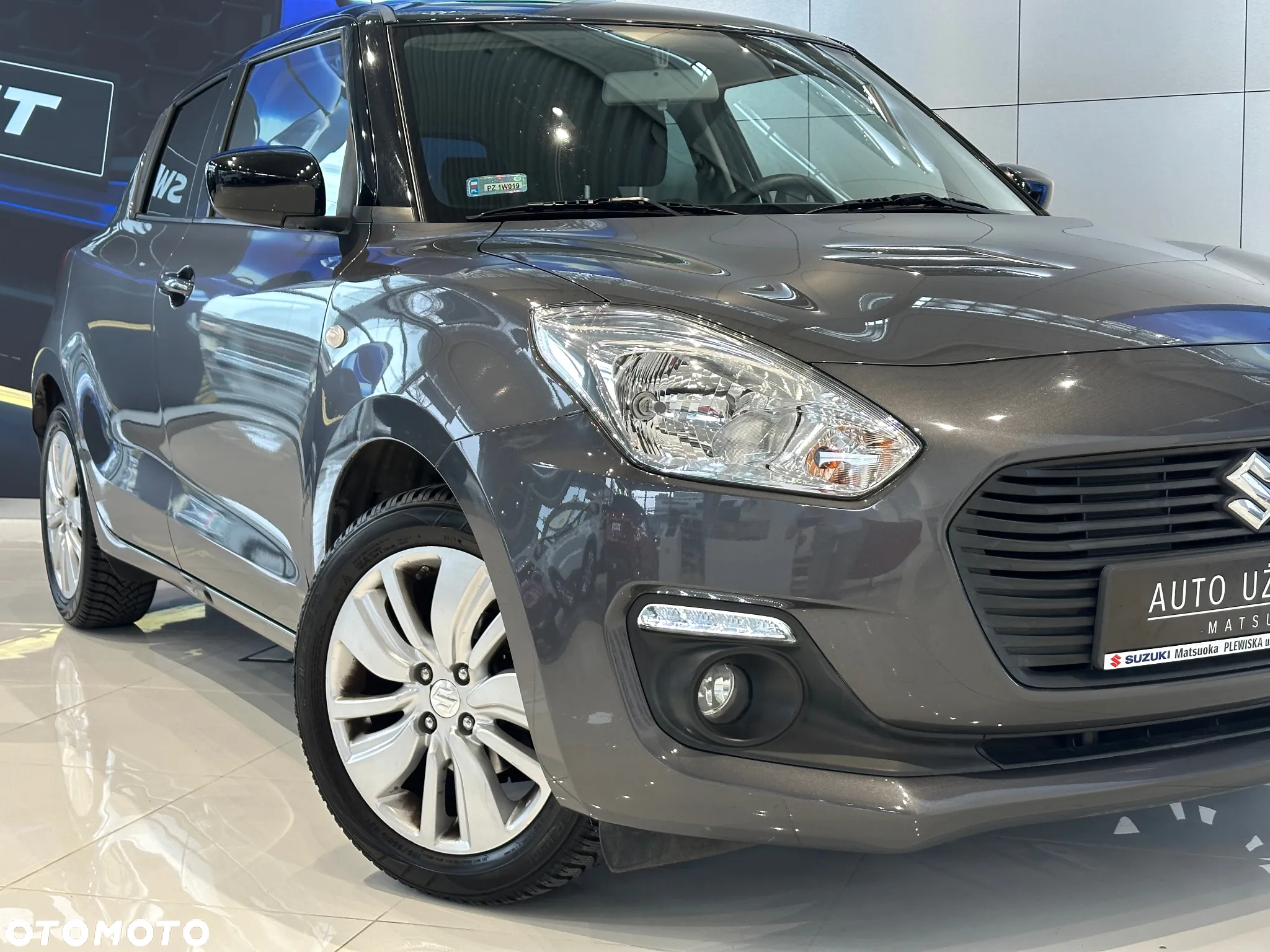 Suzuki Swift 1.2 Premium Plus CVT - 5