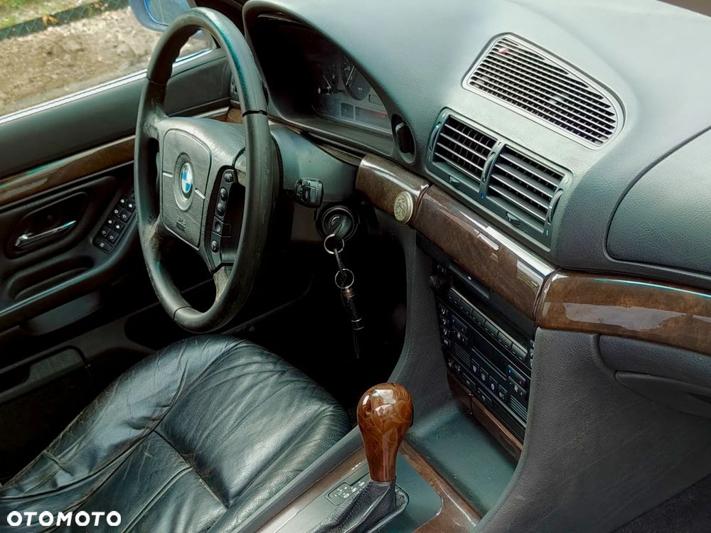 BMW Seria 7 - 8