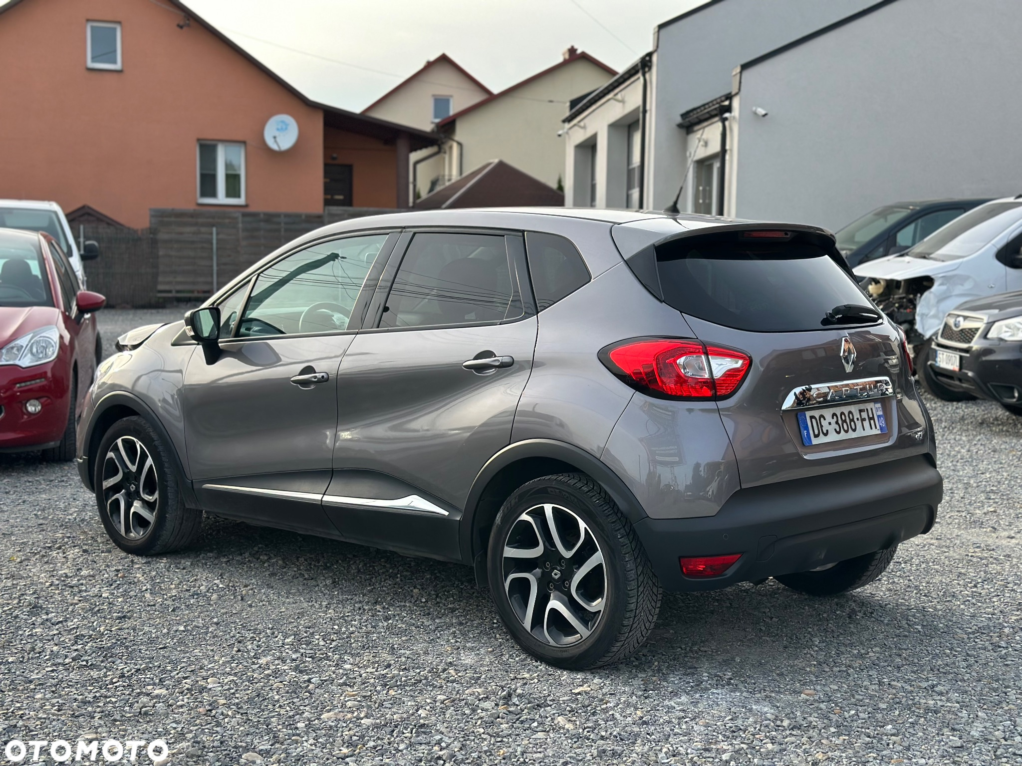 Renault Captur - 16