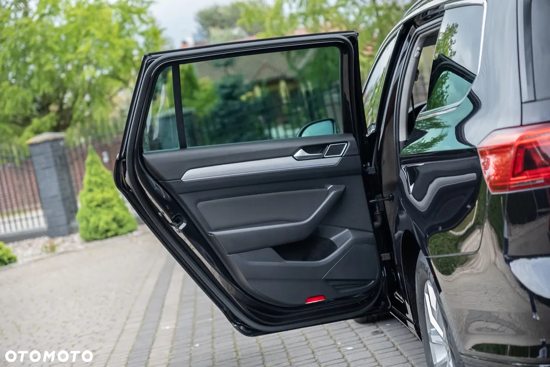 Volkswagen Passat Variant 2.0 TDI SCR DSG - 20