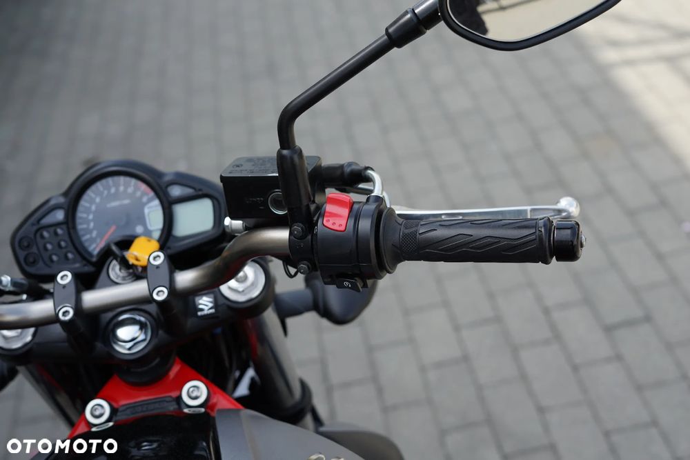 Suzuki Gladius - 17