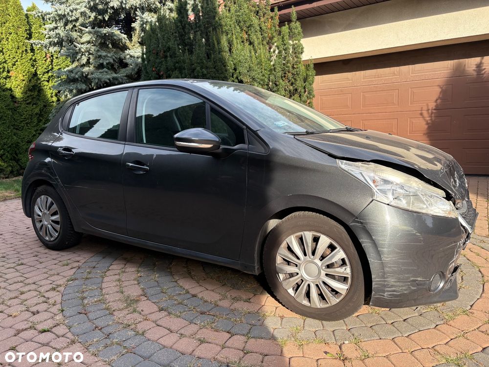 Peugeot 208 2014 photo 5