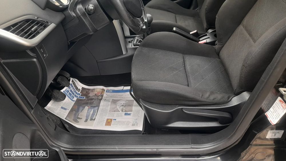Peugeot 207 1.4 16V Trendy - 14