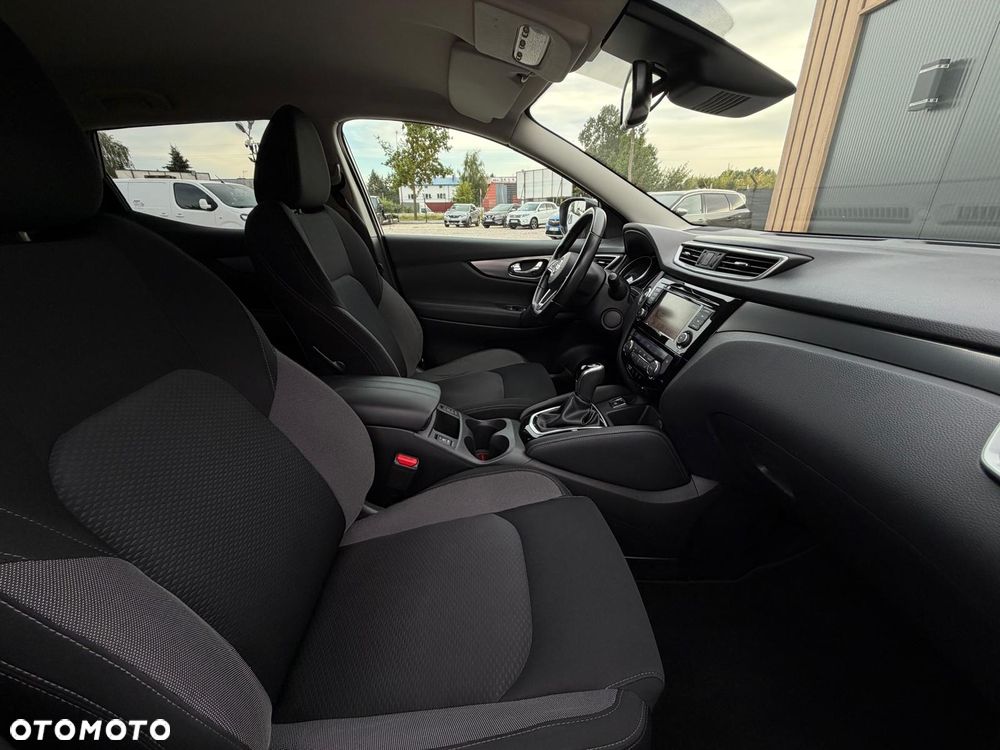 Nissan Qashqai 1.3 DIG-T N-Connecta DCT - 24
