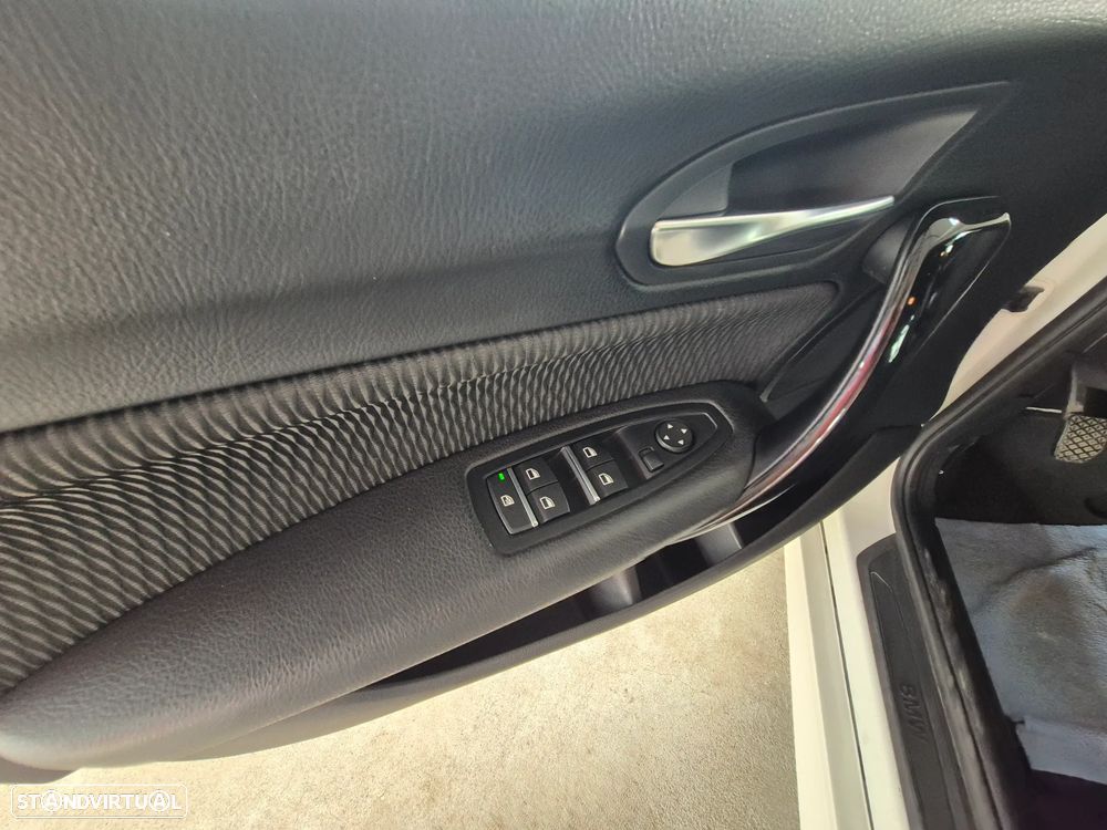 BMW 116 d Pack M Shadow - 17