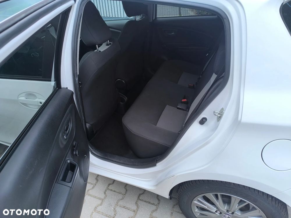 Toyota Yaris - 13