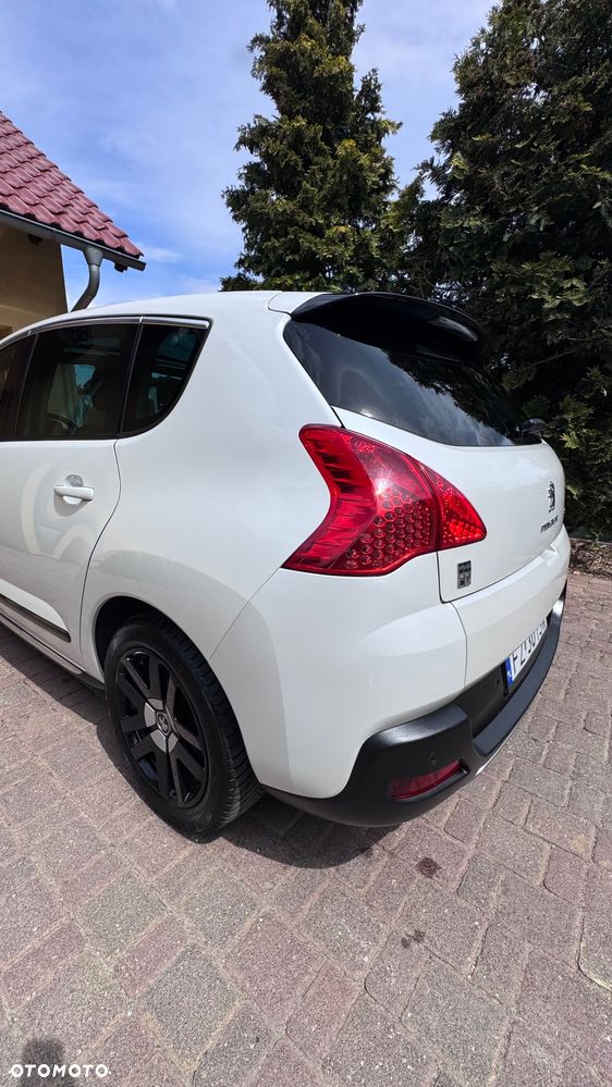 Peugeot 3008 Hybrid4 - 16
