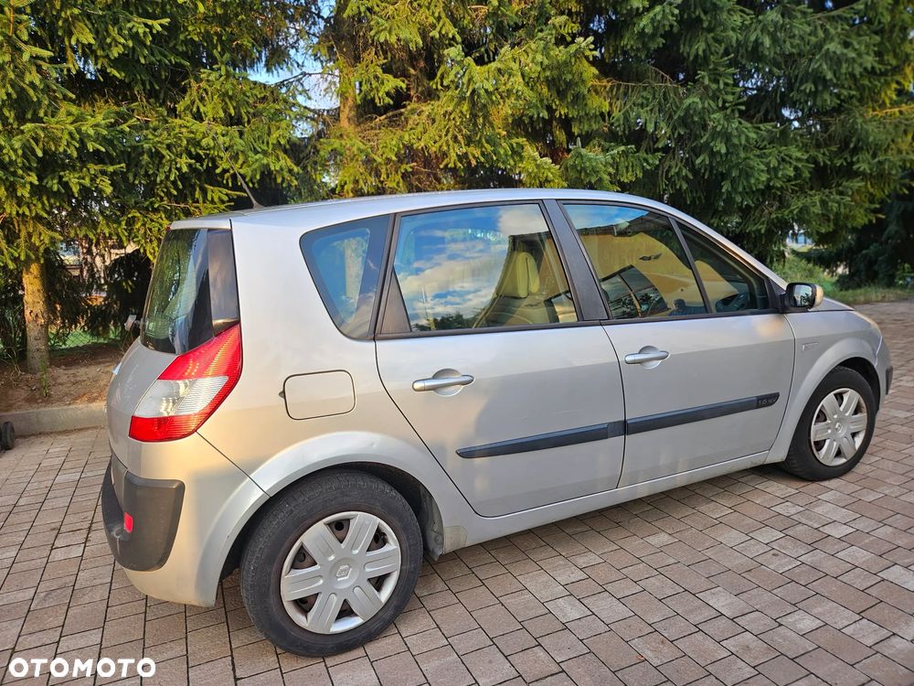 Renault Scenic 1.6 16V Emotion - 2