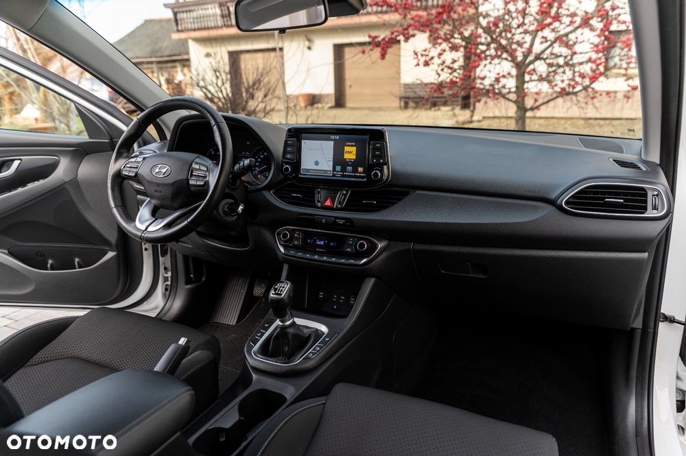 Hyundai i30 1.6 CRDi Fifa World Cup Edition - 21