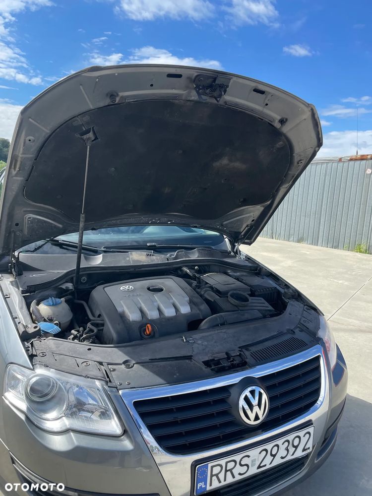 Volkswagen Passat - 11