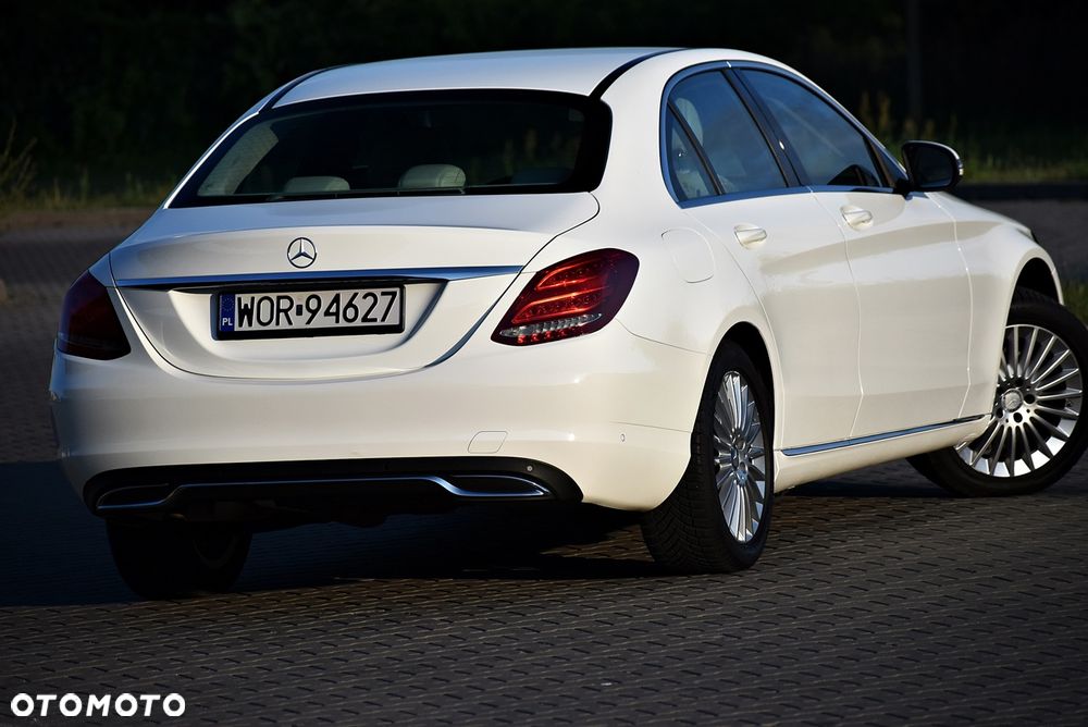 Mercedes-Benz Klasa C 180 9G-TRONIC Exclusive - 22