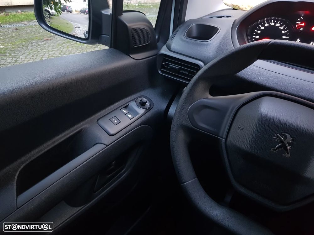 Peugeot Partner 3 Lugares - 26