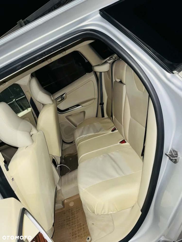 Volvo XC 60 D4 AWD Summum - 17