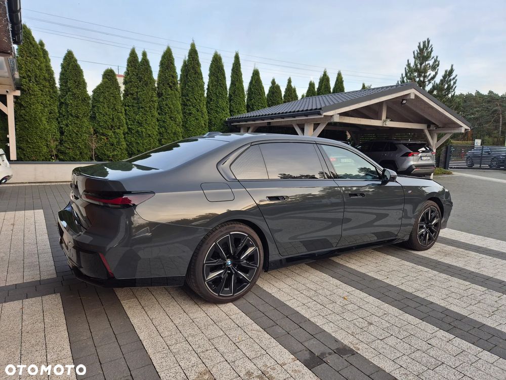 BMW Seria 7 - 15