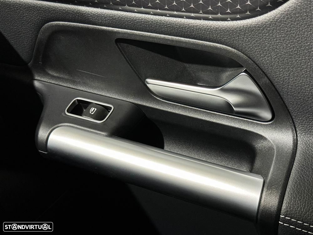 Mercedes-Benz GLA 250 e 8G-DCT Progressive - 34