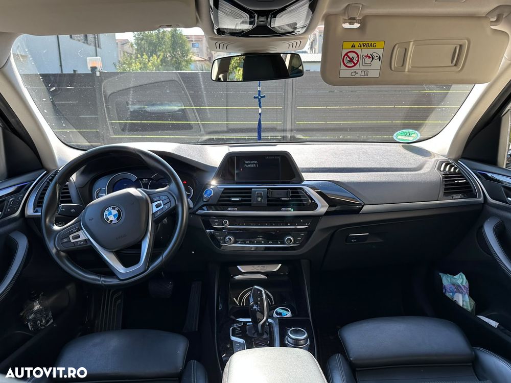 BMW X3 xDrive20d AT Luxury Line - 12