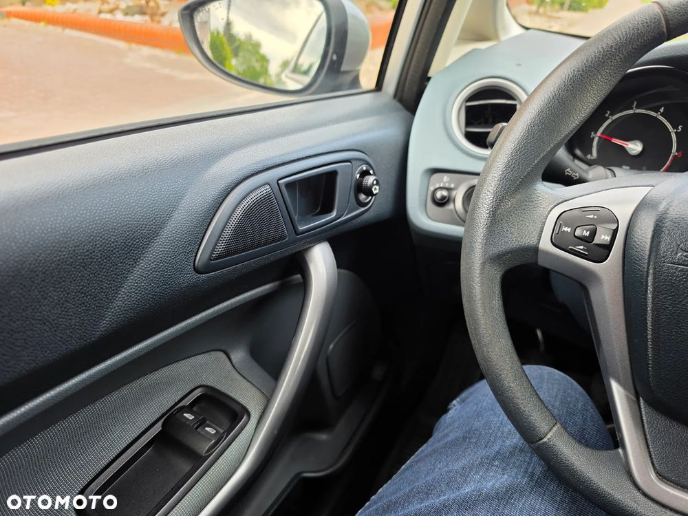 Ford Fiesta - 11