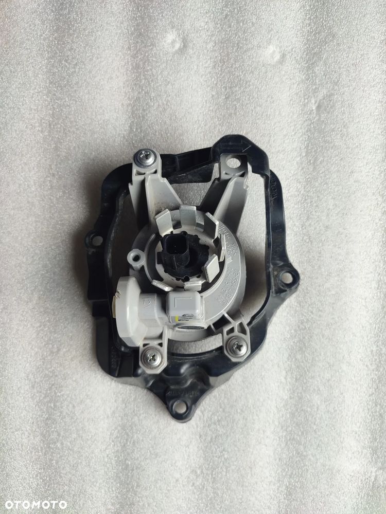 TOYOTA YARIS CROSS HALOGENY PRZEDNE - 2