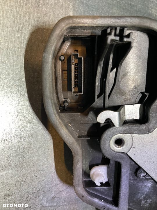 Zamek drzwi przedni lewy Bmw e60 e90 - 2