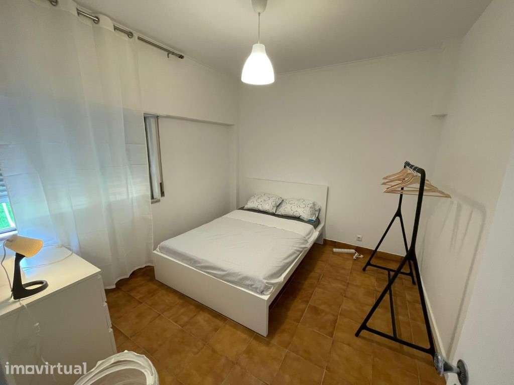 Apartamento T1 localizado a 500 m da estação do metro. - Grande imagem: 4/11