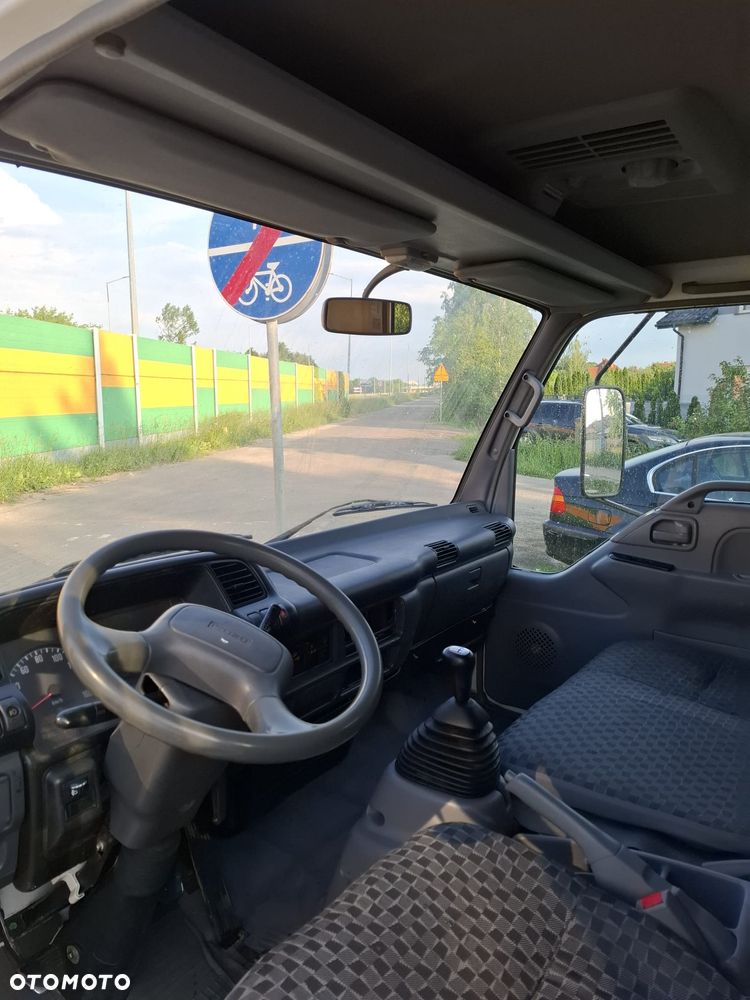 Isuzu NPR 3.0 - 6